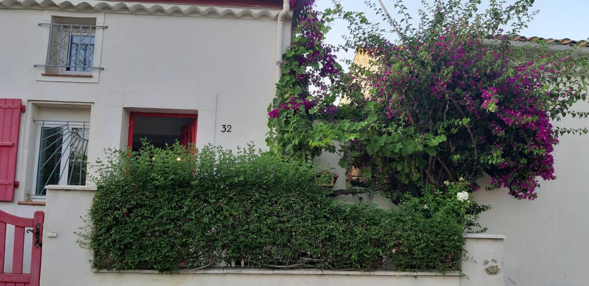 Maison Cuxac-dʼAude Exteriör bild