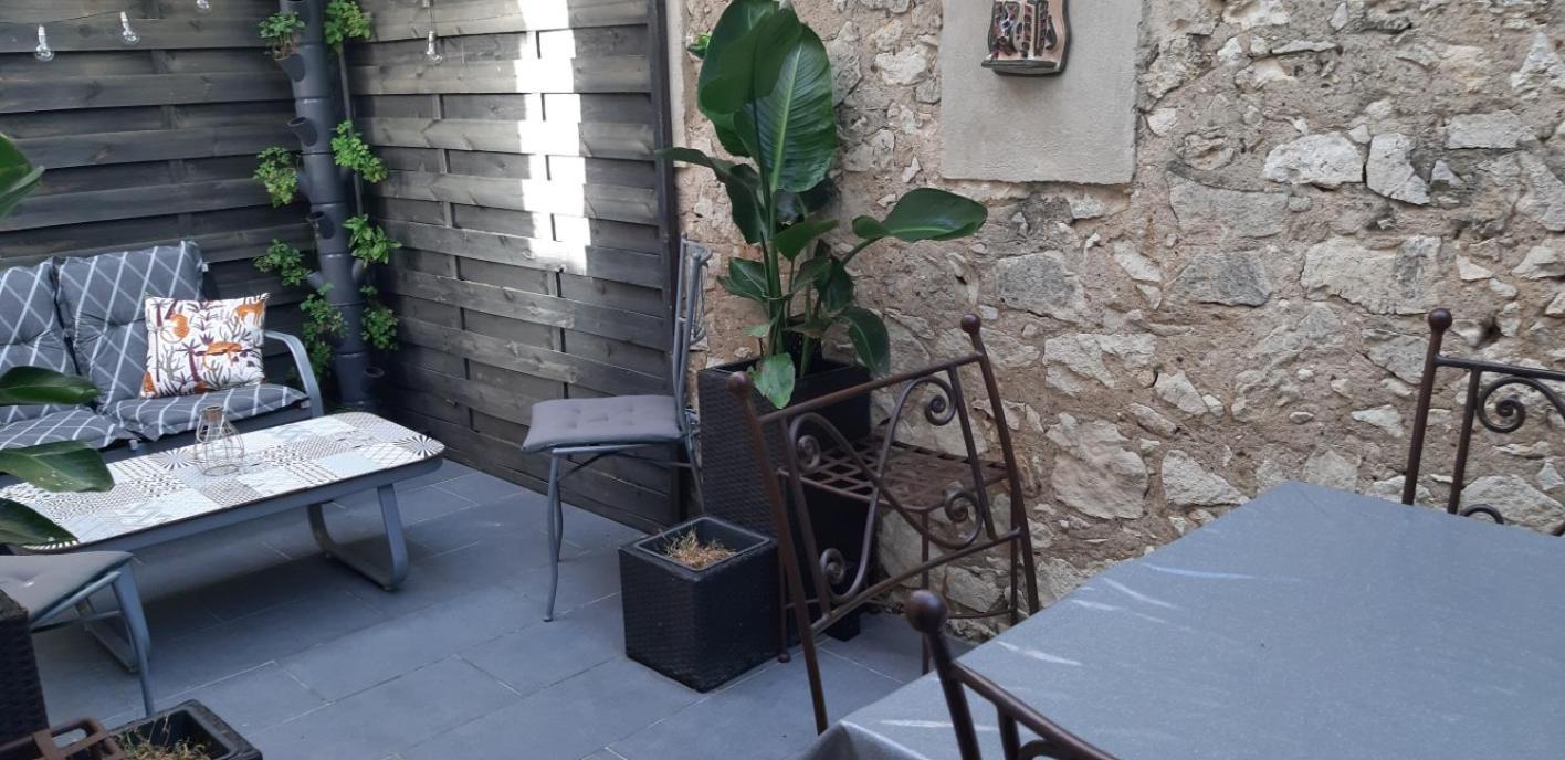Maison Cuxac-dʼAude Exteriör bild